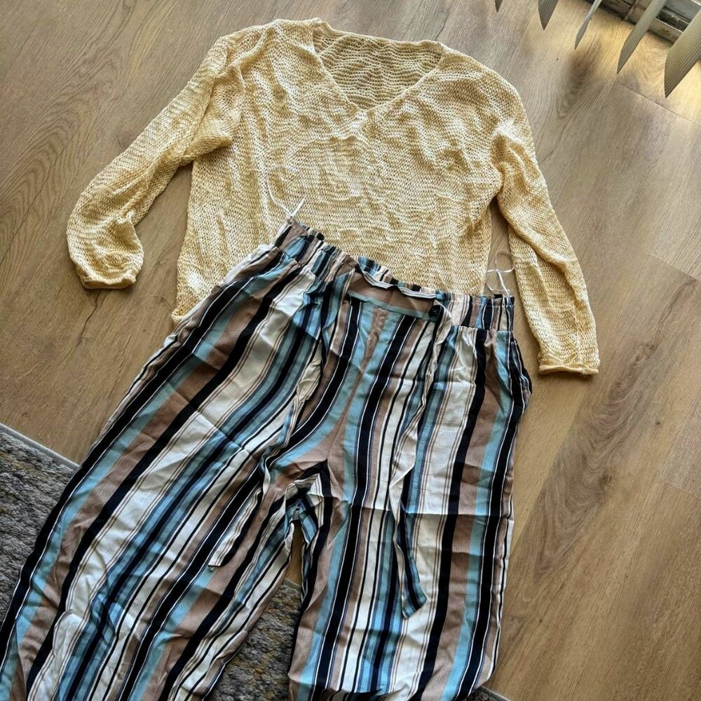 Chic Bundle: Knit Blouse XL & Angie Striped Pants XL - Neutral & Stylish